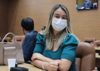 Provocada por Kitty Lima, Justiça dá 72 horas para Deso justificar aumento na conta de água