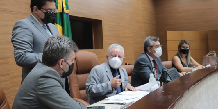 Alese retomará sistema misto de atuação nas sessões