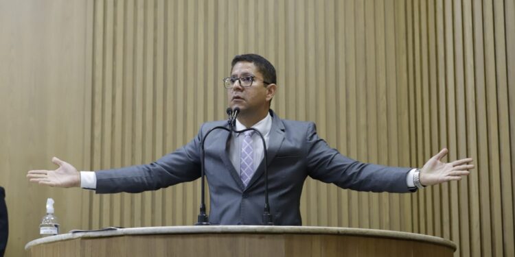 Ricardo Marques alerta que licitação do transporte público depende da vontade política: “É hora de fazer a nossa parte”