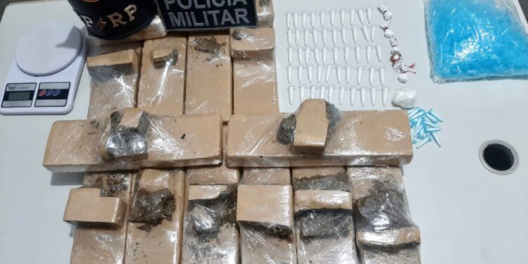 Polícia Militar prende suspeito de tráfico de drogas em Nossa Senhora do Socorro