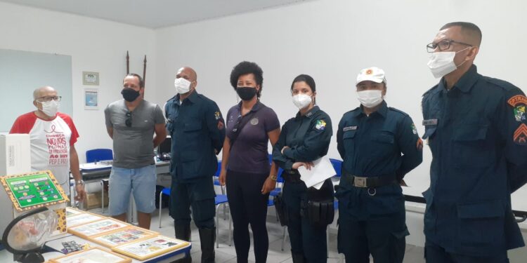 Programa de Vigilância, Prevenção e Controle das IST, HIV/Aids e Hepatites Virais da Secretaria de Estado da Saúde leva informações a policiais militares do trânsito
