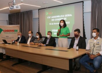 Secretária da Saúde recepciona novos gestores municipais em assembleia do Cosems e reforça a importância do fortalecimento da Atenção Primária