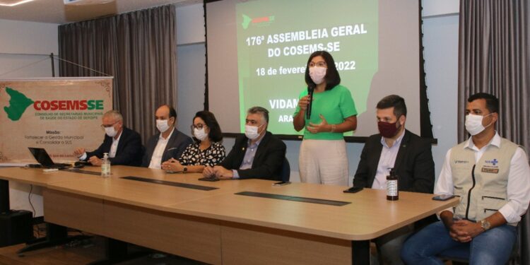 Secretária da Saúde recepciona novos gestores municipais em assembleia do Cosems e reforça a importância do fortalecimento da Atenção Primária