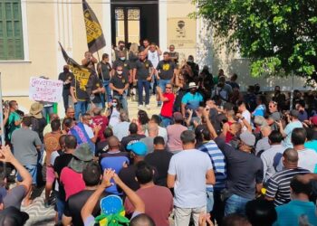 Policiais e bombeiros rejeitam em assembleia, os 5% de reajuste proposto pelo Governo do Estado