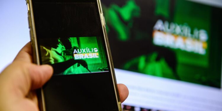 Caixa começa a pagar parcela de fevereiro do Auxílio Brasil