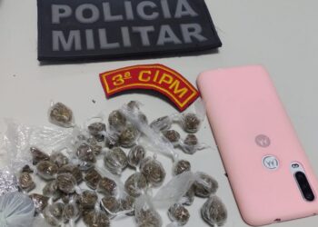 PM prende suspeito de tráfico com mais de 50 papelotes de maconha em Maruim