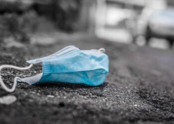 Descarte de máscaras e EPIs deve seguir normas previstas em lei