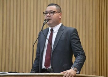 Eduardo Lima apresenta Projetos de sua autoria em Defesa da Criança e do Adolescente