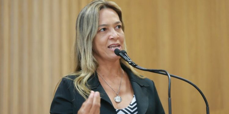 Vereadora Sheyla Galba defende que horário de vacinação infantil contra a Covid-19 seja ampliado em Aracaju