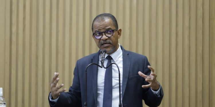 Professor Bittencourt apresenta Projeto de Lei que exige passaporte vacinal em Aracaju