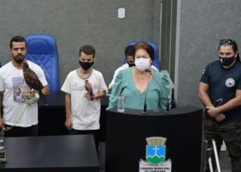 Em sessão na câmara de vereadores nesta quinta-feira (24), secretaria de turismo realizou apresentação de suas ações