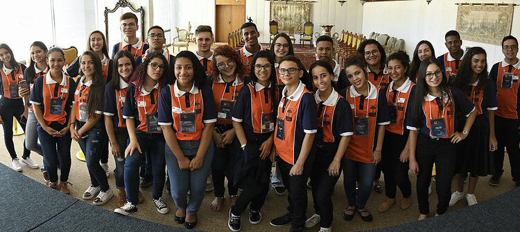 Programa Jovem Senador disponibiliza textos de apoio para estimular participação de estudantes no concurso de redação