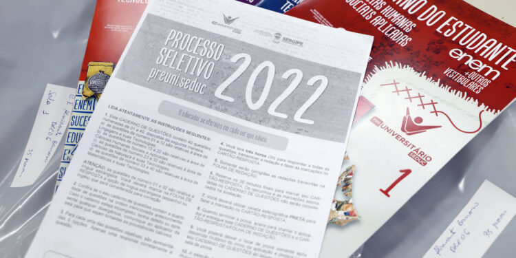 Cerca de 10 mil candidatos participarão do Processo Seletivo do Pré-Universitário neste domingo, 20