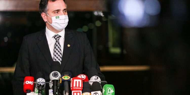 Presidente do Senado condena falas que legitimam o nazismo