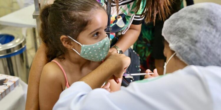 Aracaju amplia pontos de CoronaVac para crianças de 6 a 11 anos, a partir desta segunda, 7
