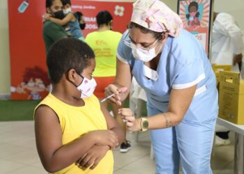 Aracaju é a quarta capital do Nordeste em vacinação de crianças de 5 a 11 anos