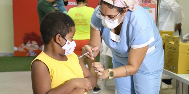 Aracaju é a quarta capital do Nordeste em vacinação de crianças de 5 a 11 anos