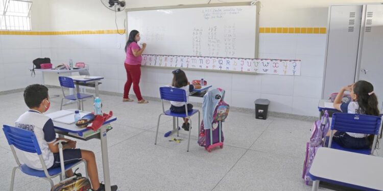 Aracaju adia início do ano letivo da rede municipal para o dia 7 de março