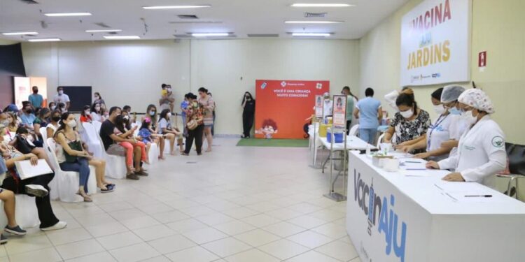 Prefeitura  de Aracaju alerta sobre importância da vacinação para crianças e adolescentes