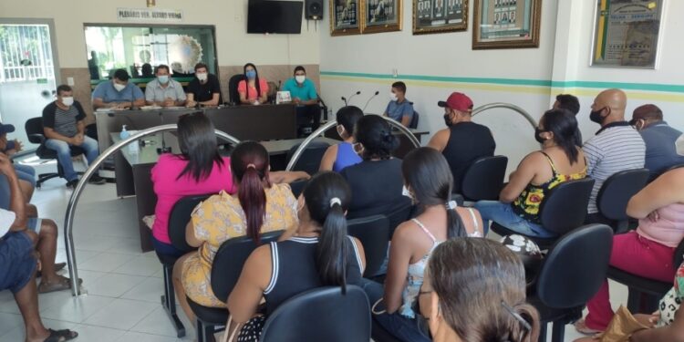 Prefeito de Telha se reúne com comerciantes da Prainha da Adutora