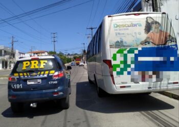 PRF prende suspeito de roubar passageiros de ônibus intermunicipal