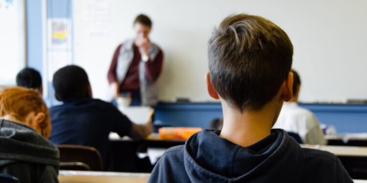 Médicos recomendam cuidados com a saúde das crianças no período de volta às aulas