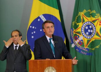 Presidente cita PRF e pede “compreensão” de servidores sobre reajuste