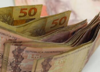 Nascidos a partir de 1984 podem sacar hoje valor esquecido em bancos