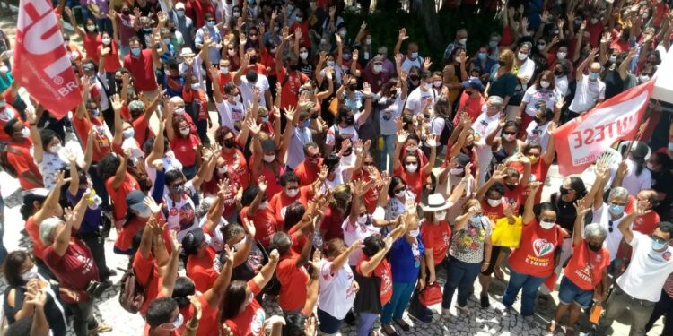 Magistério da rede estadual paralisa dias 22, 23 e 24 de março