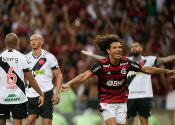 Flamengo repete placar sobre o Vasco e avança para final do Carioca