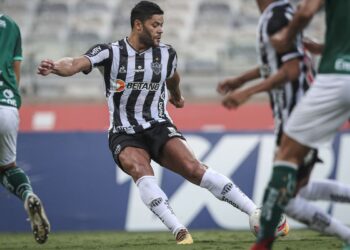 Com Hulk artilheiro, Atlético-MG derrota Caldense no Mineirão