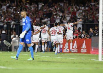 São Paulo abre boa vantagem sobre o Palmeiras na final do Paulista