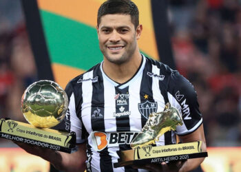 Diretor do Atlético Mineiro confirma sondagens por Hulk, que pode deixar o clube