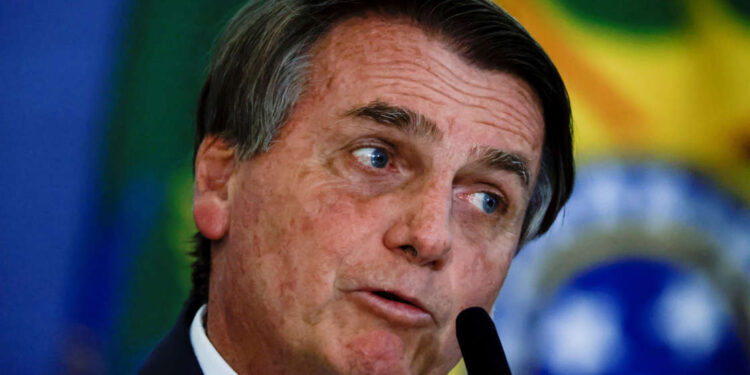Bolsonaro fala de novo em guerra por segurança alimentar e culpa governadores por inflação