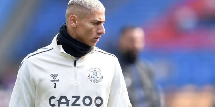 Everton toma decisão polêmica sobre Richarlison e ‘choca’ torcedores