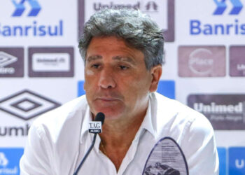 “Amizade continua, mas…”; Portaluppi indica ciência sobre bastidores atuais e não poupa momento do Grêmio