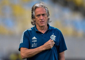 “Apavoraram as pessoas, deixaram pânico”; Amigo de Jorge Jesus expõe ‘culpado’ por saída do Flamengo