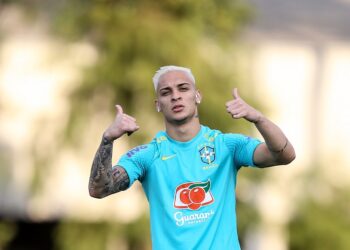 Antony vê Seleção “bem servida” de atacantes e destaca concorrência