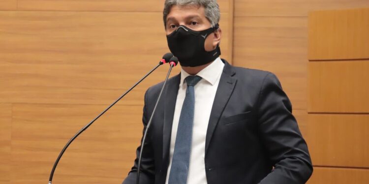 Dr. Samuel pede abastecimento d’água em Tabuleirinho, município de Poço Verde