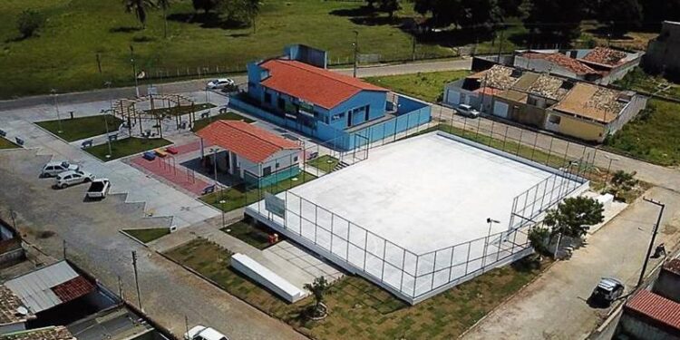 Prefeitura de Estância realiza melhorias em diversas quadras do município
