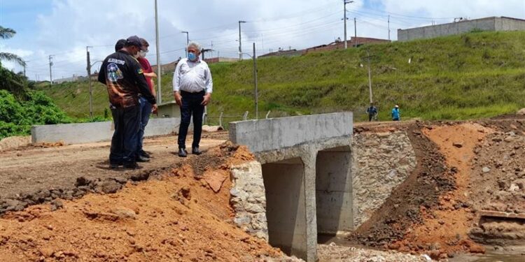Prefeito de Estância vistoria obras em pontes da zona rural