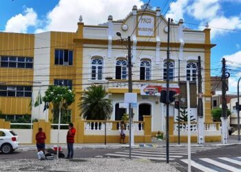 Prefeitura de Estância e Ambev iniciam tratativas visando convênio que possibilitará capacitação de jovens