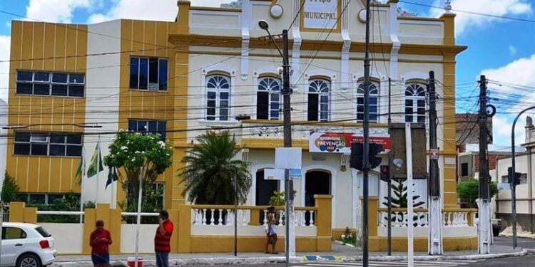 Prefeitura de Estância e Ambev iniciam tratativas visando convênio que possibilitará capacitação de jovens