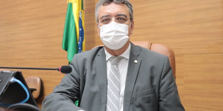 Luciano Pimentel solicita implantação de rede de abastecimento de água em Itaporanga e Porto da Folha