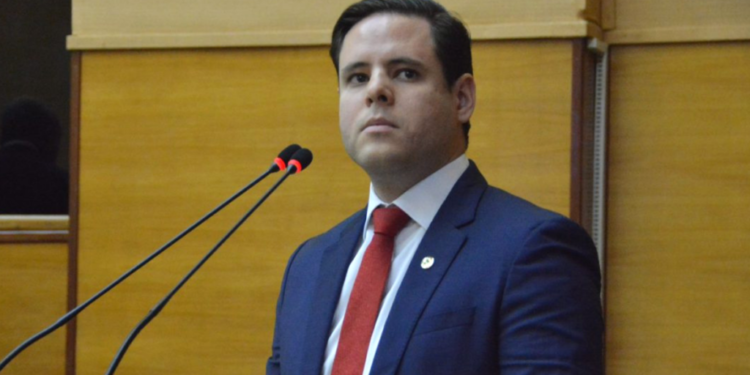 Ataques a Rodrigo Valadares tem propósito de afastá-lo da política
