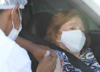 Sergipe começa a aplicar 4ª dose da vacina contra a Covid-19 em idosos nesta quinta, 24