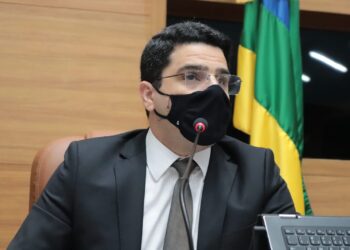 Jeferson solicita redutores de velocidade para povoado de Estância