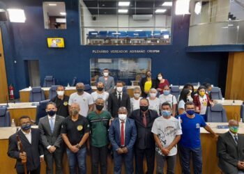 Vereador Binho preside sessão especial na Câmara de Aracaju