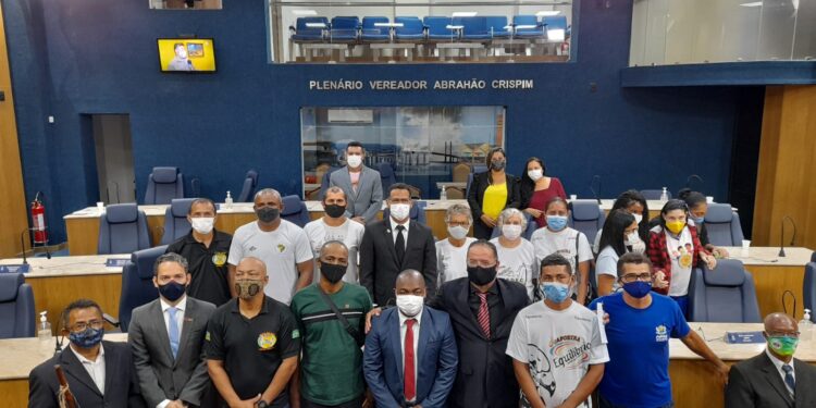 Vereador Binho preside sessão especial na Câmara de Aracaju