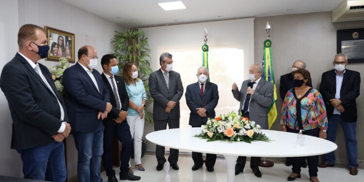 Luciano Bispo é reconduzido ao cargo de presidente da Alese